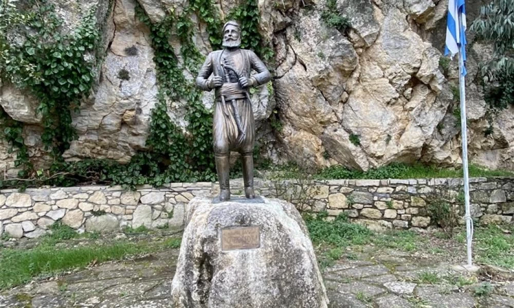 Άγιος Θωμάς: Γνωρίστε το μαγευτικό χωριό της Κρήτης